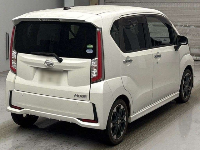 DAIHATSU MOVE 2015
