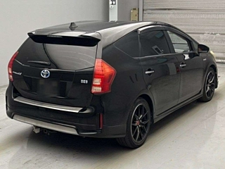 TOYOTA PRIUS ALPHA 2014