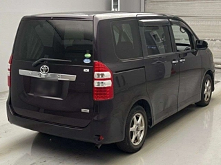 TOYOTA NOAH 2012