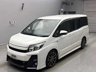 TOYOTA NOAH 2018