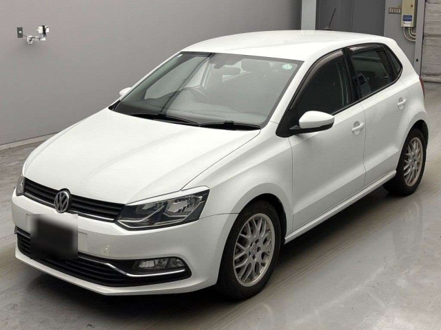 VOLKSWAGEN POLO 2015