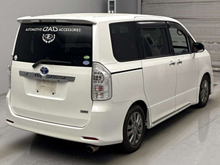 TOYOTA VOXY 2012