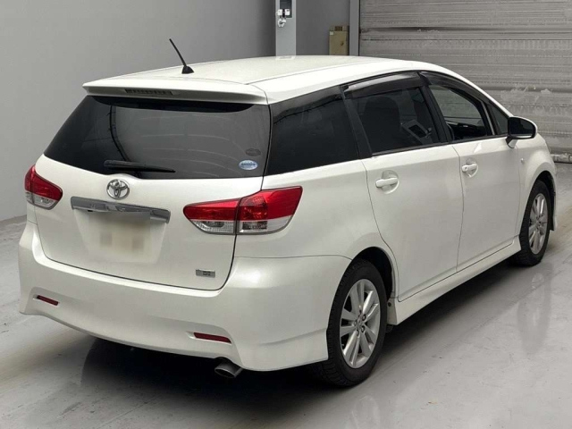 TOYOTA WISH 2010