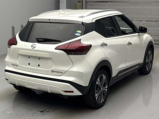 NISSAN KIX 2020