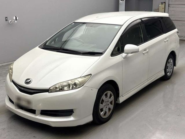 TOYOTA WISH 2013
