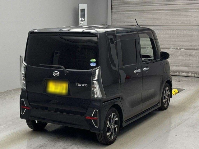 DAIHATSU TANTO 2021