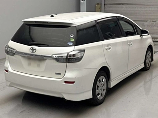 TOYOTA WISH 2013
