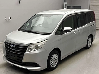 TOYOTA NOAH 2014