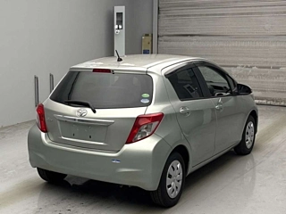TOYOTA VITZ 2013