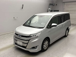 TOYOTA NOAH 2017