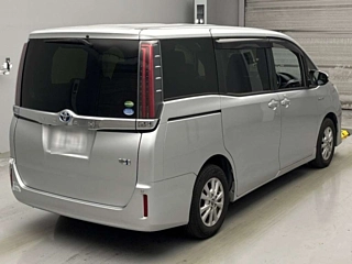 TOYOTA NOAH 2017