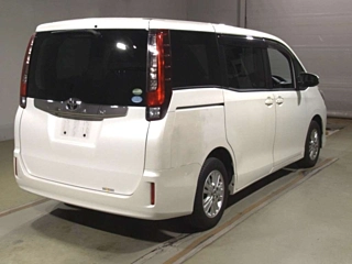 TOYOTA NOAH 2016