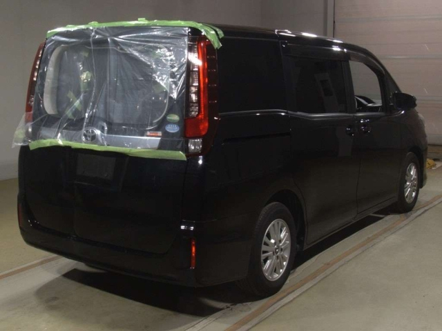 TOYOTA NOAH 2014