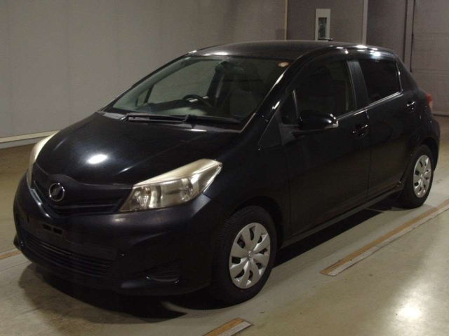 TOYOTA VITZ 2012