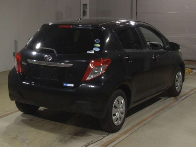 TOYOTA VITZ 2012