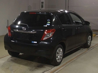 TOYOTA VITZ 2012