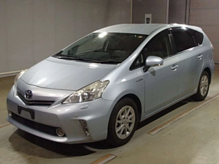 TOYOTA PRIUS ALPHA 2012