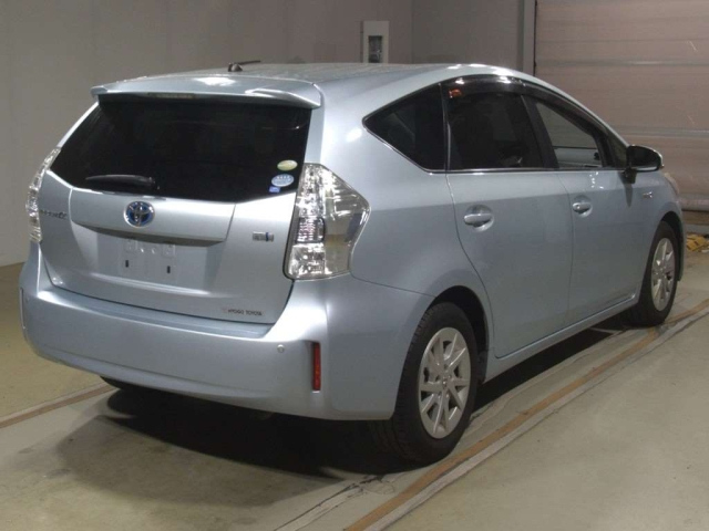 TOYOTA PRIUS ALPHA 2012