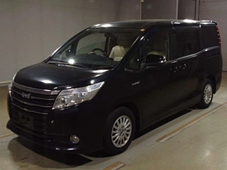 TOYOTA NOAH 2014