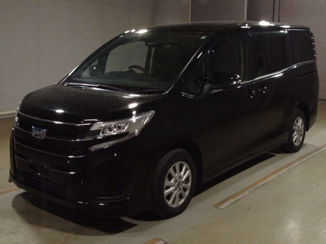 TOYOTA NOAH 2020