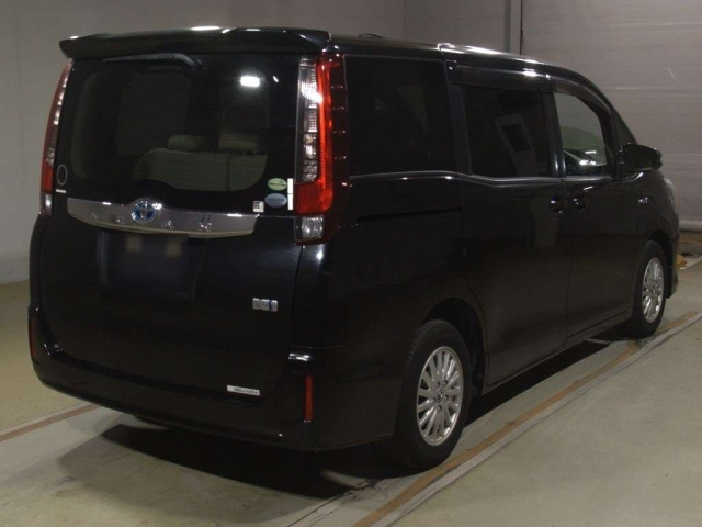TOYOTA NOAH 2014