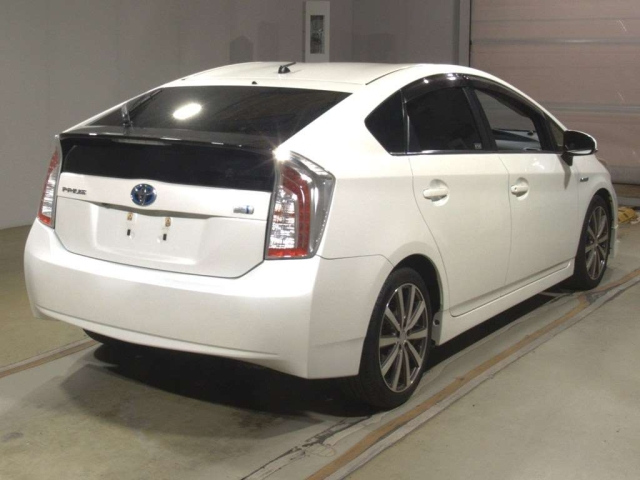 TOYOTA PRIUS 2015