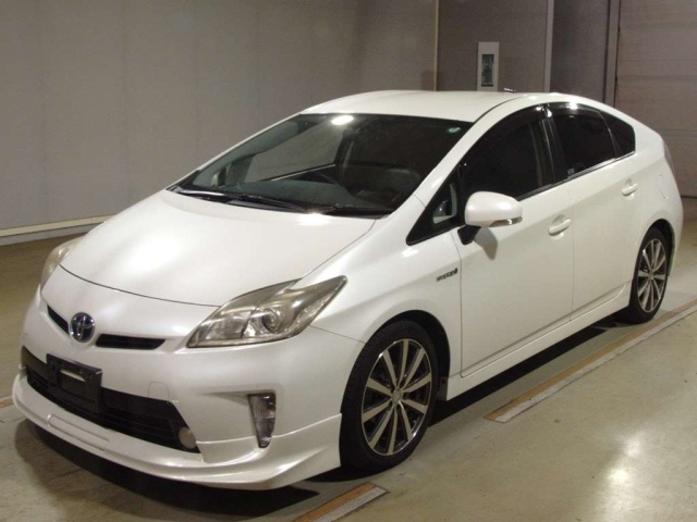 TOYOTA PRIUS 2015