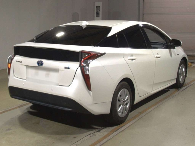 TOYOTA PRIUS 2016