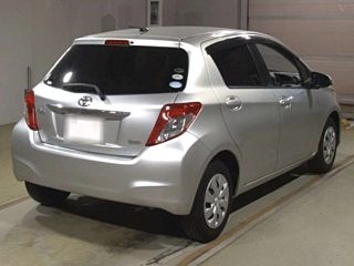 TOYOTA VITZ 2012