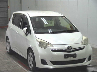 Toyota Ractis 2013