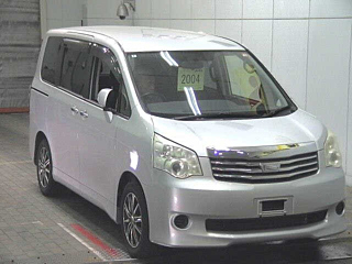 Toyota Noah 2012