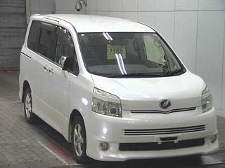 Toyota Voxy 2008