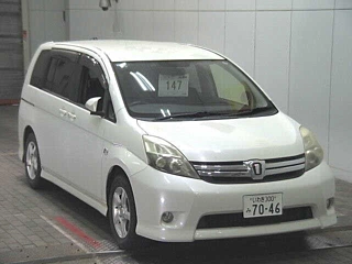 Toyota Isis 2013