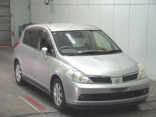 Nissan Tiida 2005