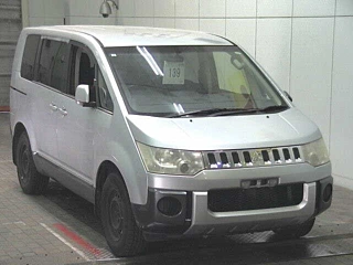 Mitsubishi Delica 2012