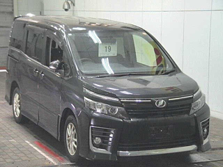 Toyota Voxy 2015