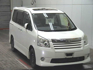 Toyota Noah 2007