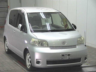 Toyota Porte 2010