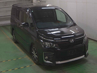 Toyota Voxy 2014