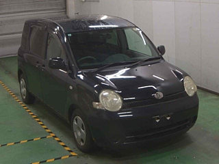 Toyota Sienta 2006