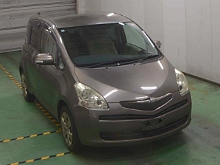 Toyota Ractis 2010