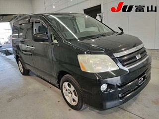 Toyota Noah 2005
