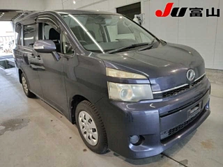 Toyota Voxy 2011
