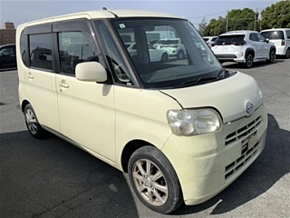 Daihatsu Tanto 2011