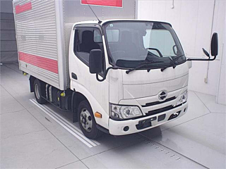 Hino Dutro 2022