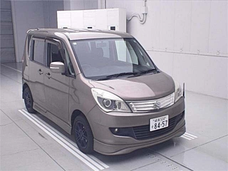 Suzuki Solio 2011