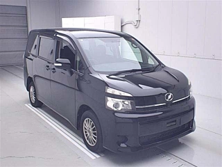 Toyota Voxy 2013
