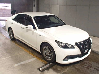Toyota Crown 2015