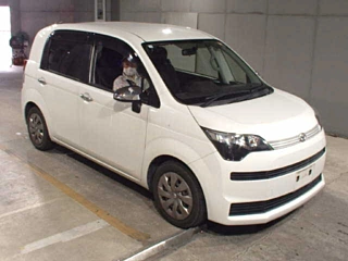 Toyota Spade 2015