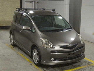 Toyota Ractis 2009
